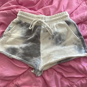 Princess polly blue and white shorts size 0 slightly used